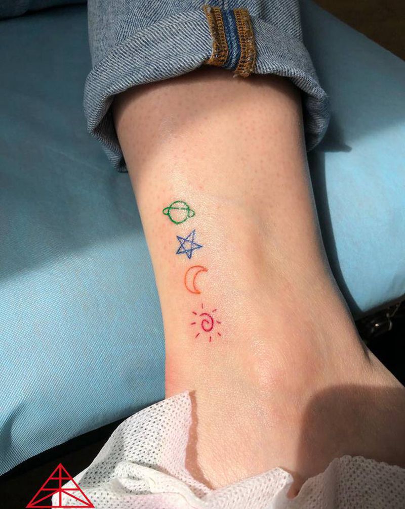 泫雅清新纹身图片_腿部小清新纹身图案