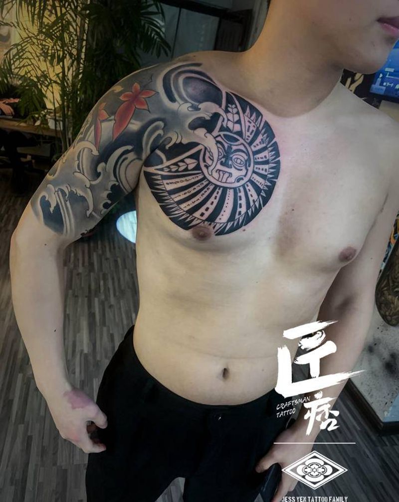 新传统配图腾纹身图片_手臂胸部新传统图腾纹身图案