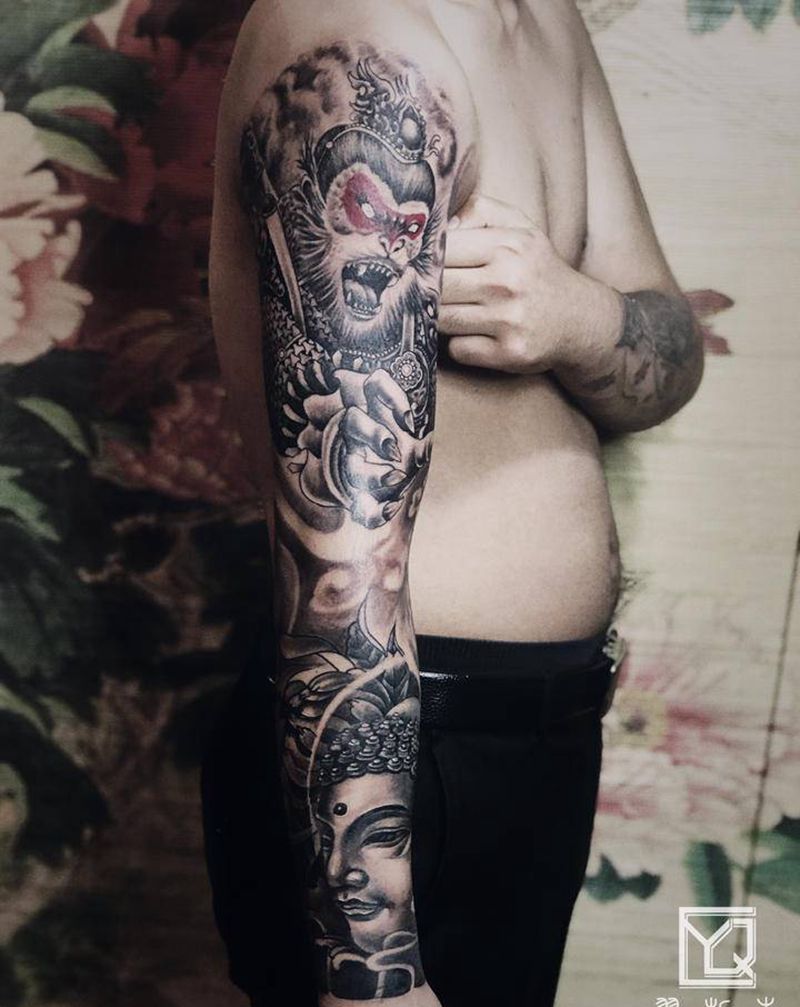 花臂悟空纹身图片_手部手臂新传统花臂猴子遮盖修改斗战悟空纹身图案