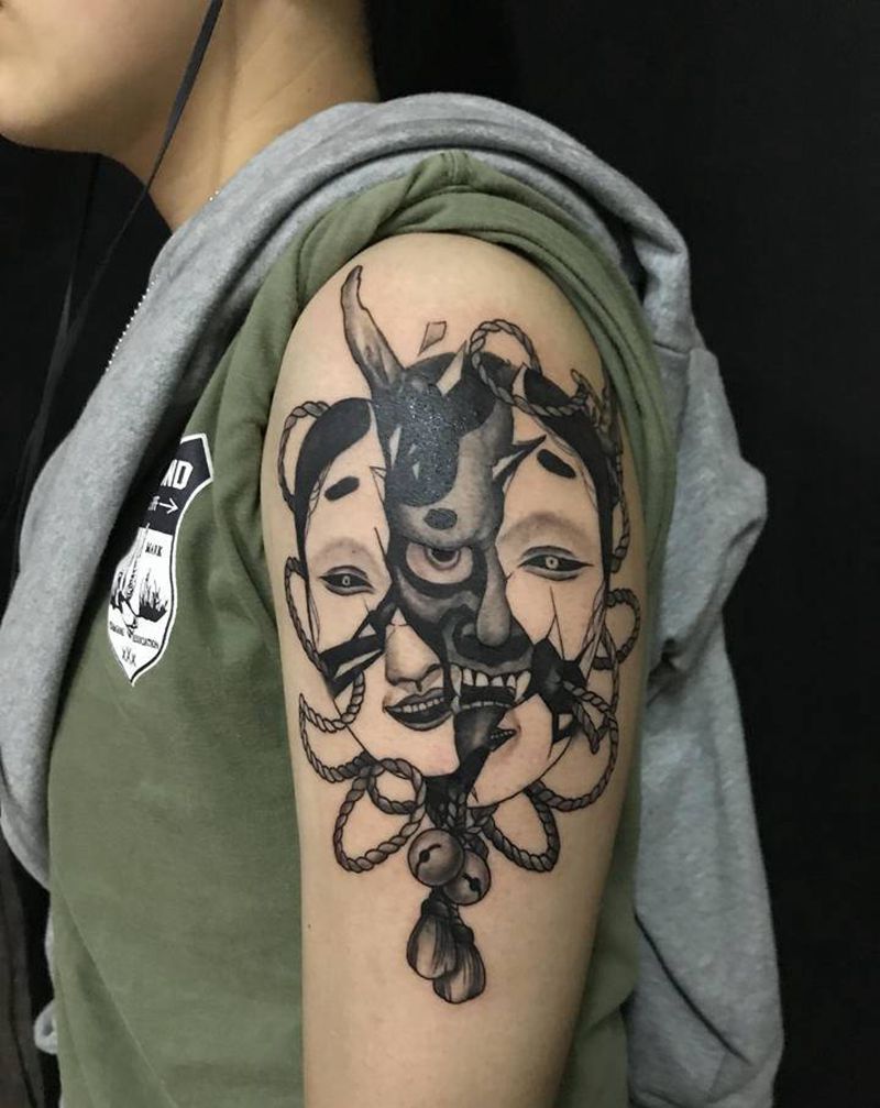 个性吧纹身图片_颈部肩部老传统新传统鱼 花 人物纹身图案