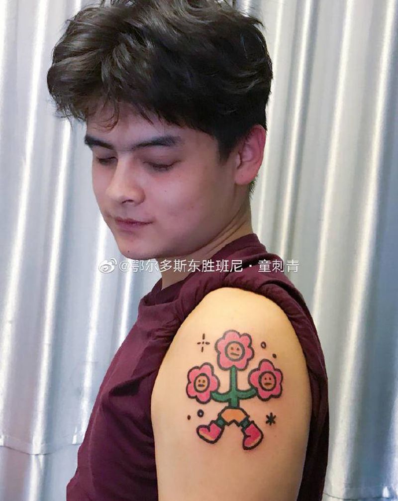 小哥很帅纹身图片_手臂纹身图案