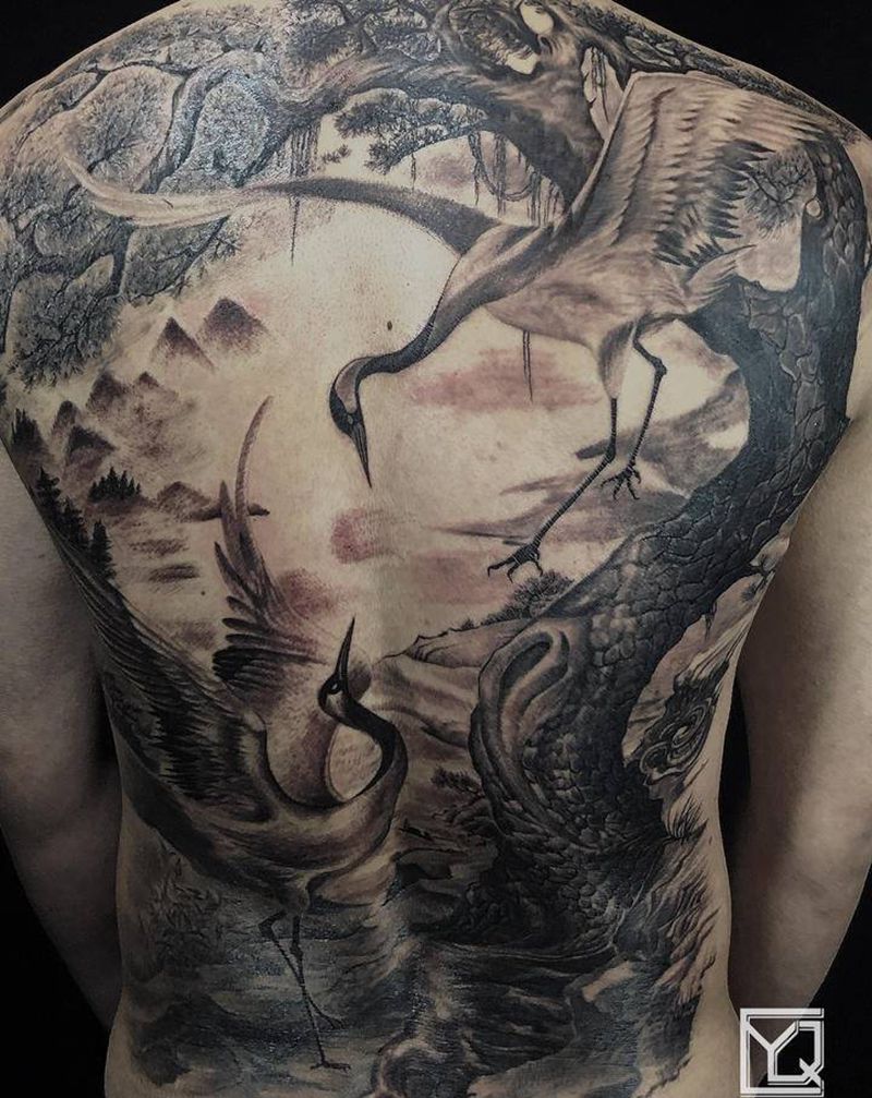 鹤纹身图片_背部腰部新传统满背鹤树纹身图案