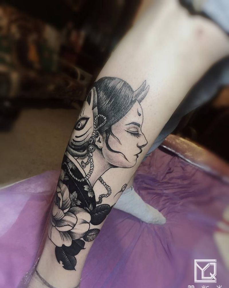 小腿外侧纹身图片_腿部脚部新传统艺妓花腿小腿纹身图案