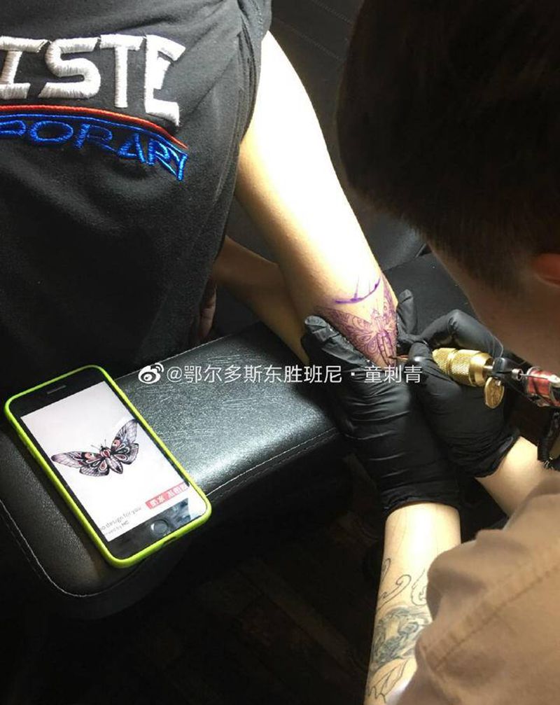 小图纹身图片_臀部纹身图案