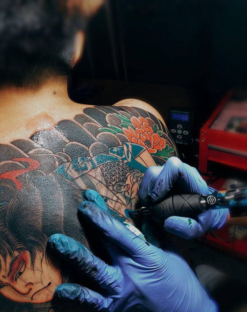 老传统满背纹身图片_臀部背部老传统新传统满背老传统日式纹身图案