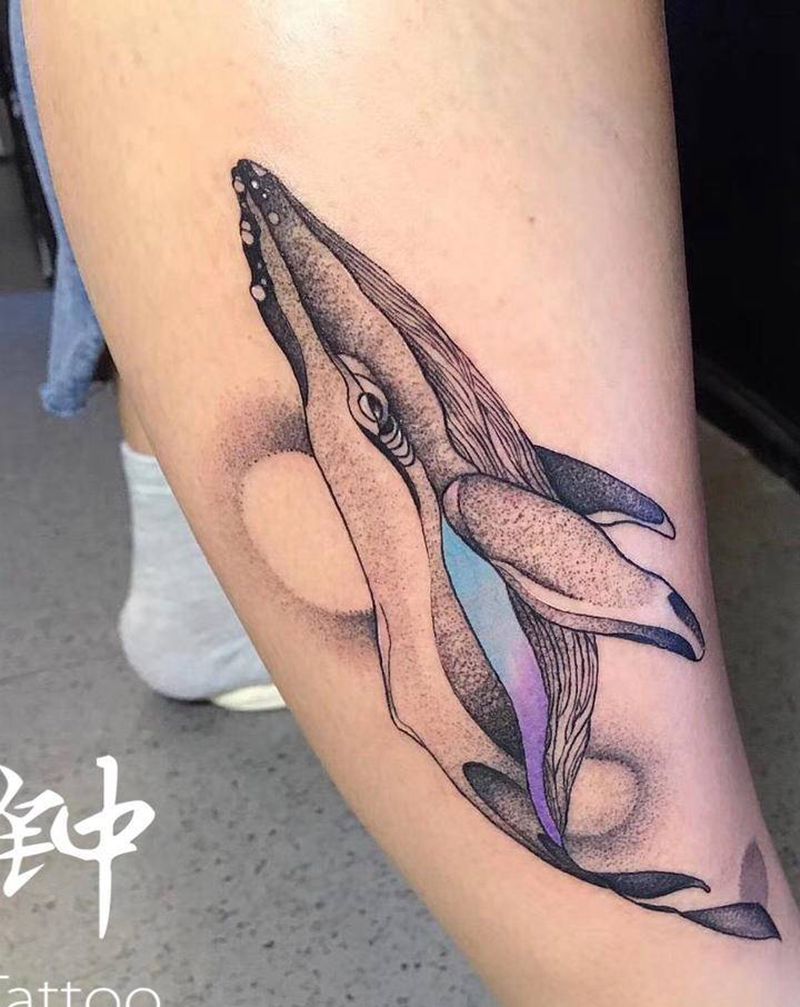 点刺鲸鱼纹身图片_肩部腿部点刺水彩纹身图案