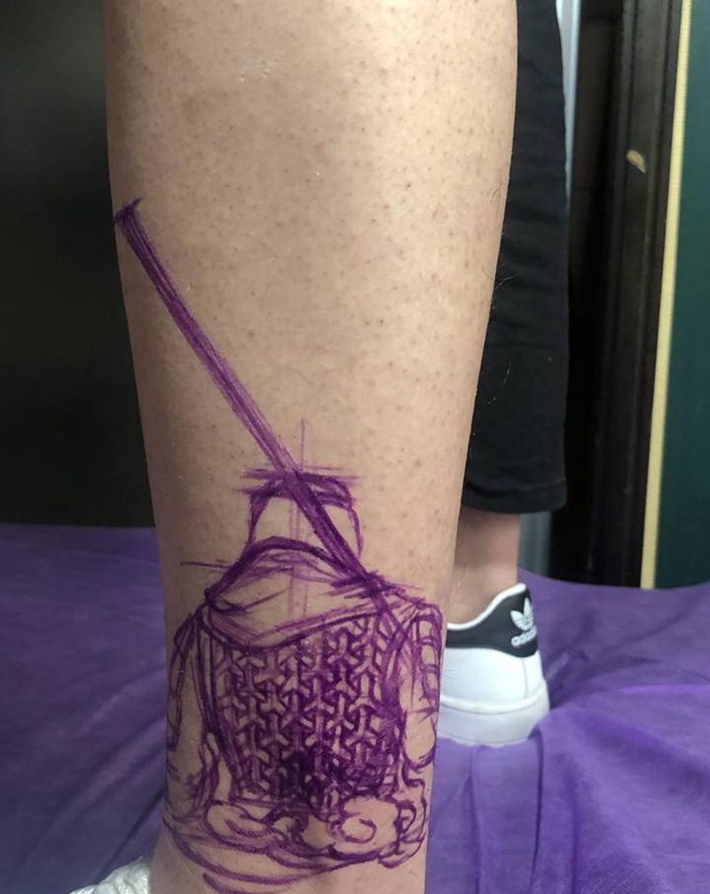 自尊宝一枚纹身图片_脚部手臂新传统纹身图案