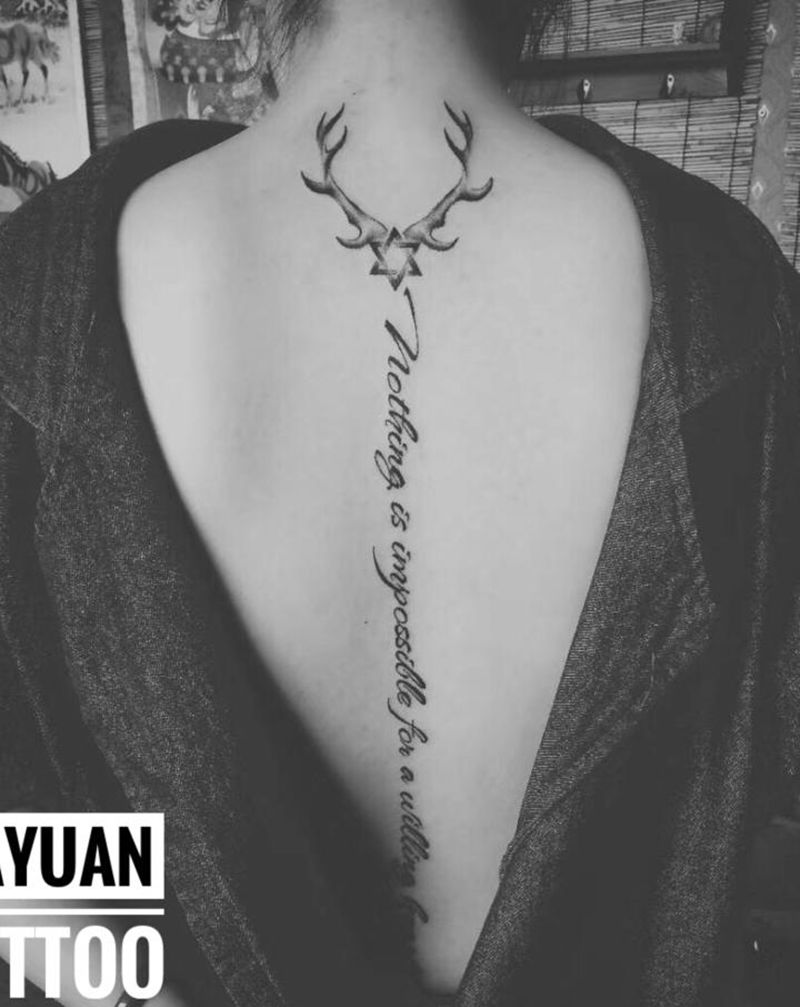 英文纹身图片_背部点刺图腾纹身图案