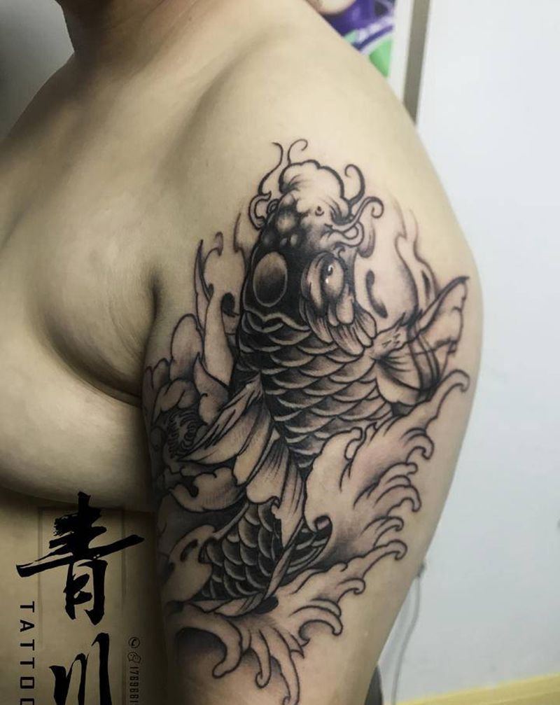 鲤鱼纹身图片_手臂新传统纹身图案
