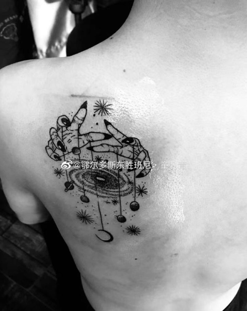 顾客自带图案纹身图片_背部纹身图案