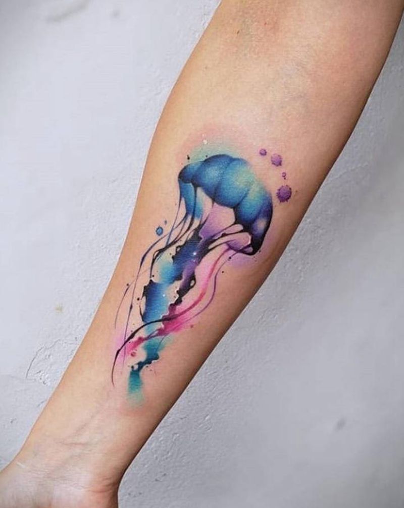 水母纹身图片_手臂水彩水墨纹身图案