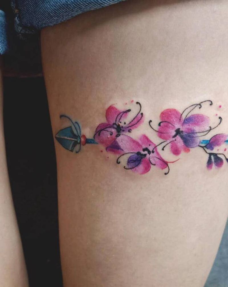 大腿水彩箭矢小花