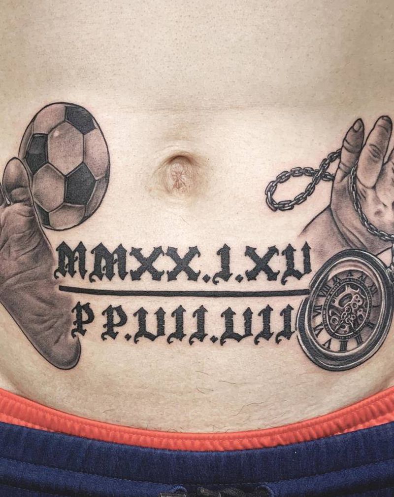 伟大的爱纹身图片_腹部欧美写实足球脚丫怀表纹身图案