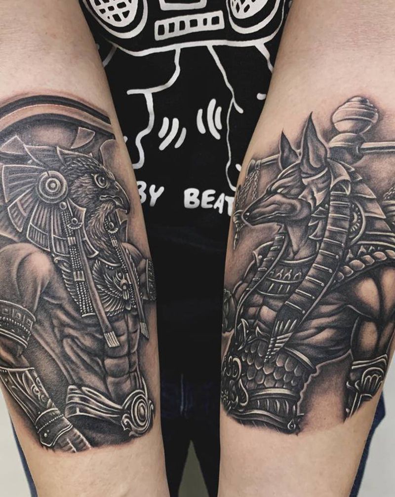 荷鲁斯（左）阿努比斯（右）纹身图片_手臂欧美写实古希腊神纹身图案
