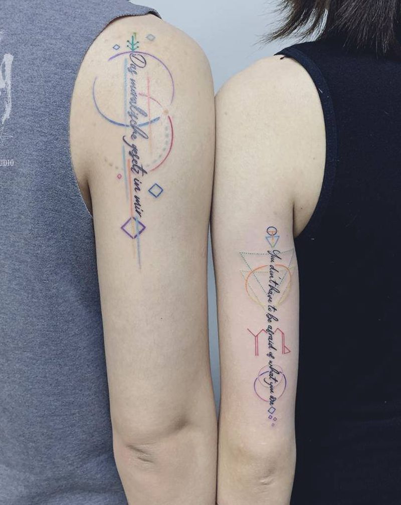 几何情侣英文纹身图片_手臂花体字几何情侣英文纹身图案