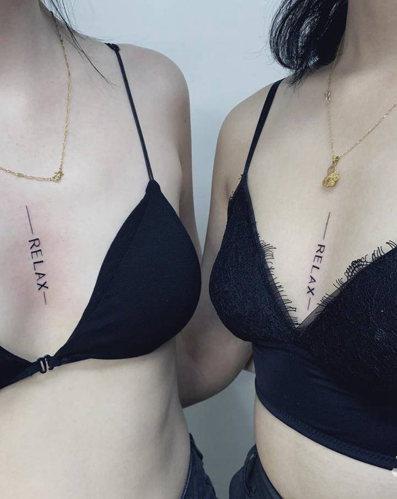 Relax纹身图片_胸部图腾几何英文纹身图案