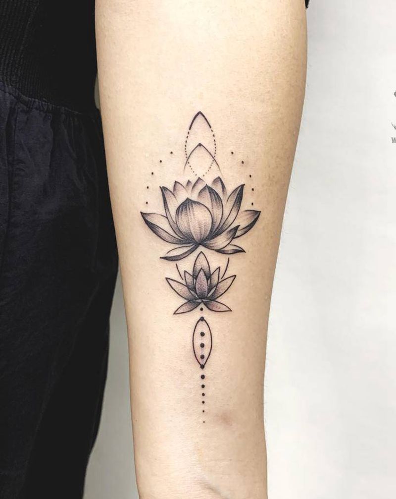 小清新莲花纹身图片_手臂点刺几何莲花纹身图案
