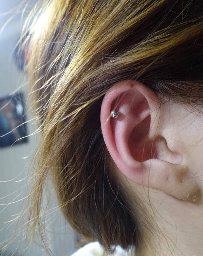 耳骨纹身图片_艺术穿刺纹身图案