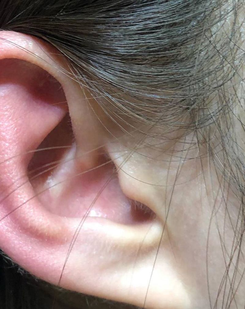 耳骨钉纹身图片_艺术穿刺纹身图案