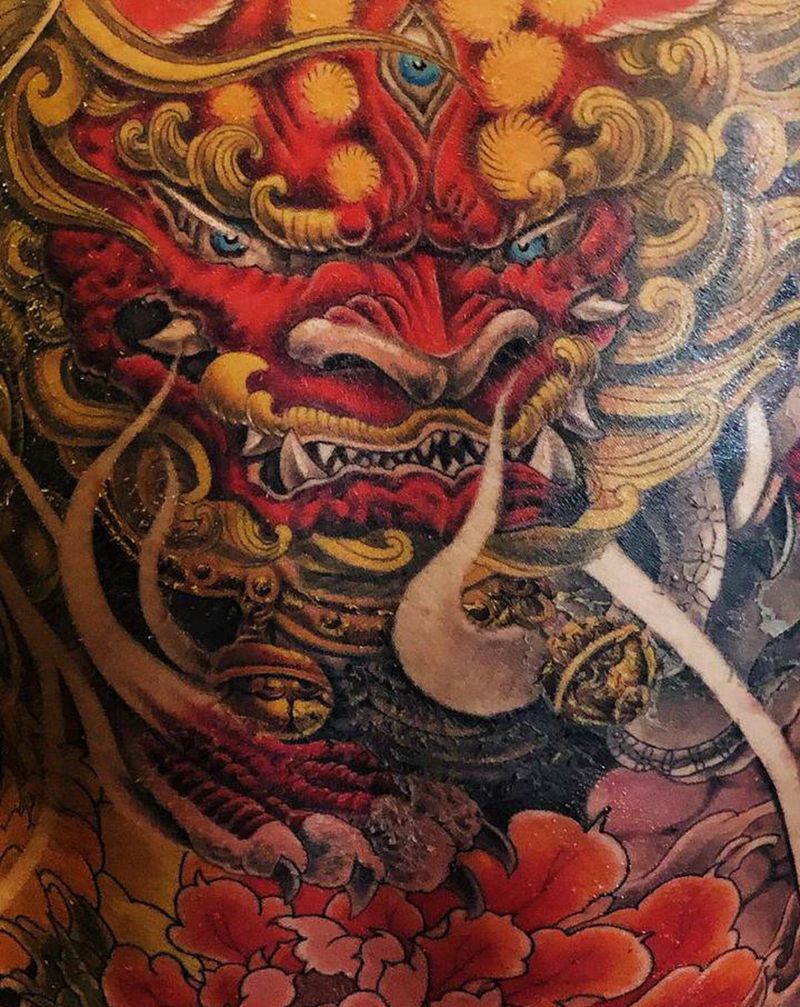 唐狮纹身图片_背部腰部新传统老传统满背唐狮老传统纹身图案