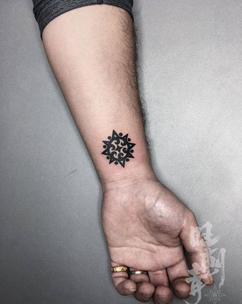 太阳图腾☀️纹身图片_手臂图腾太阳图腾纹身图案