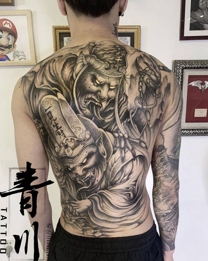 满背黑白无常纹身图片_背部老传统新传统黑白无常纹身图案