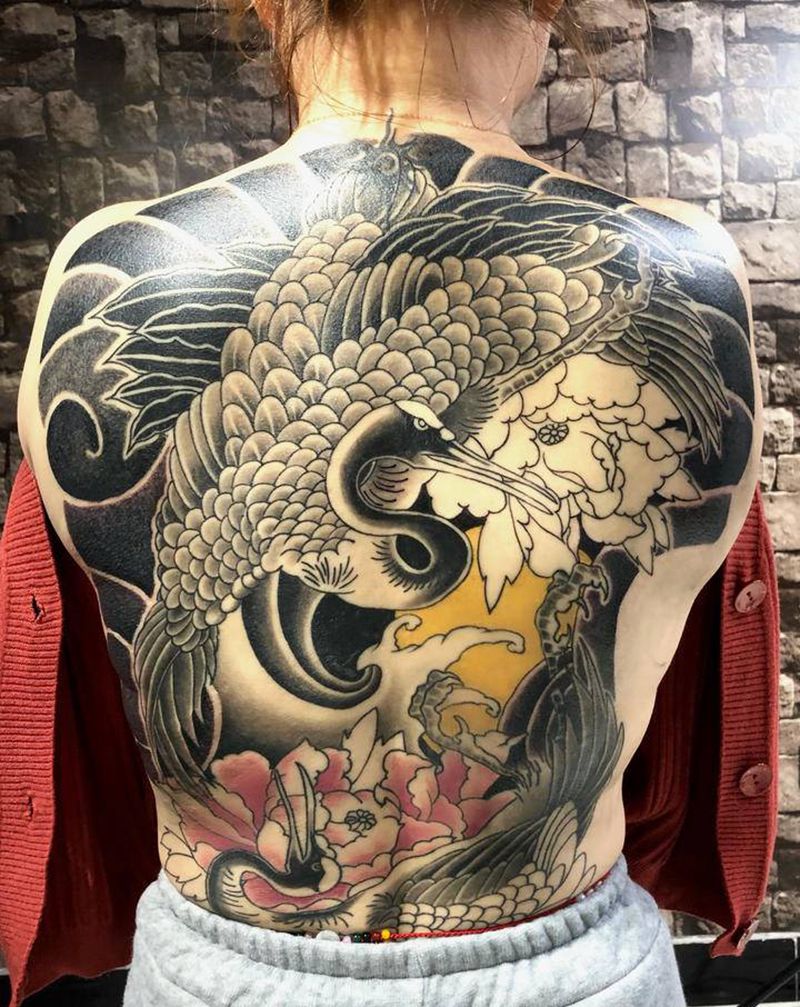 满背日式仙鹤纹身图片_背部日式满背仙鹤纹身图案