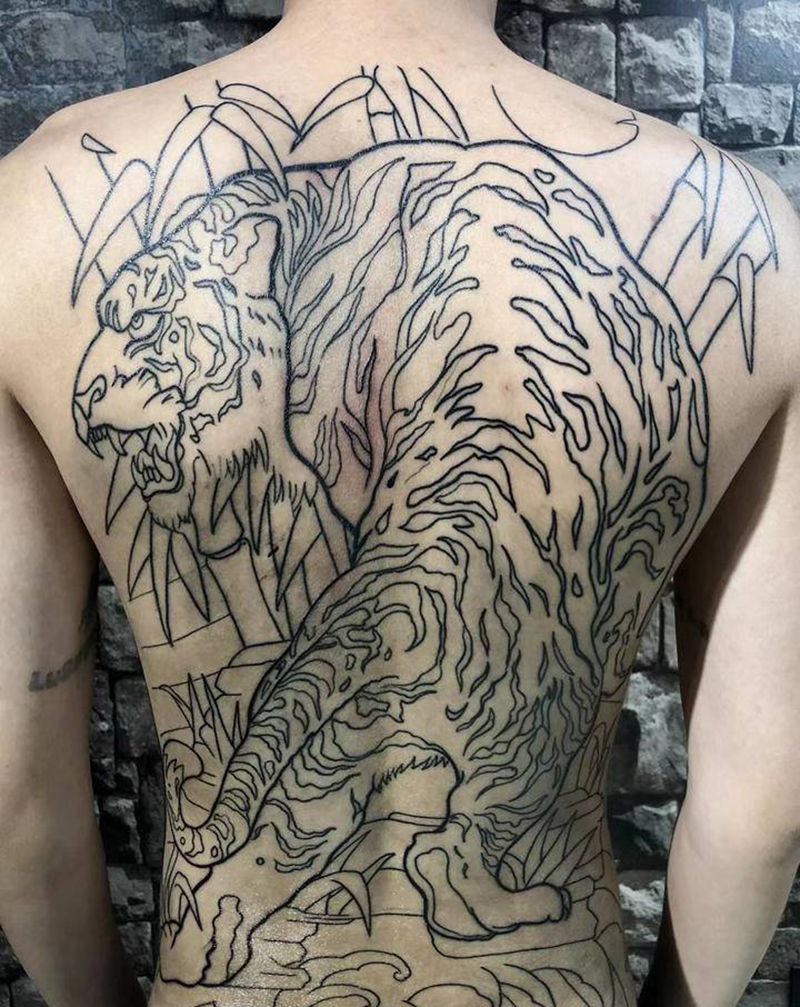 满背虎纹身图片_背部日式虎满背纹身图案