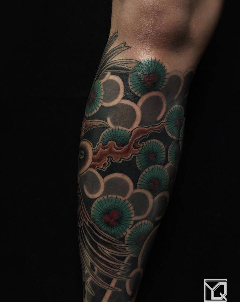 鹤纹身图片_腿部老传统新传统老传统鹤花腿纹身图案