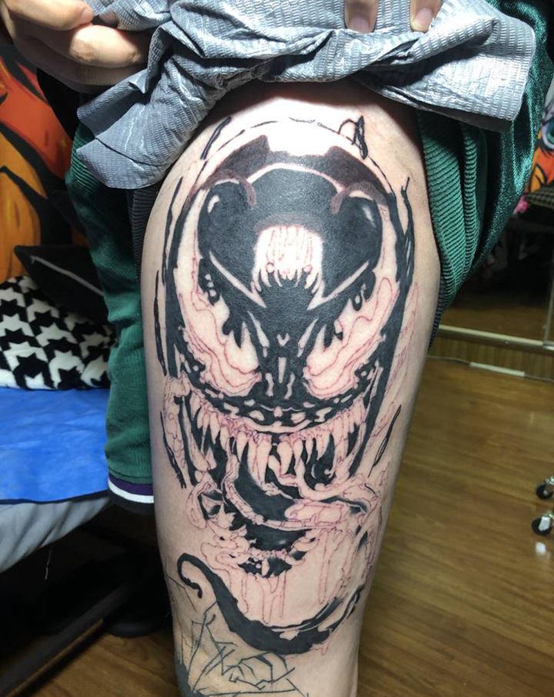 毒液纹身图片_腿部背部New School水彩纹身图案