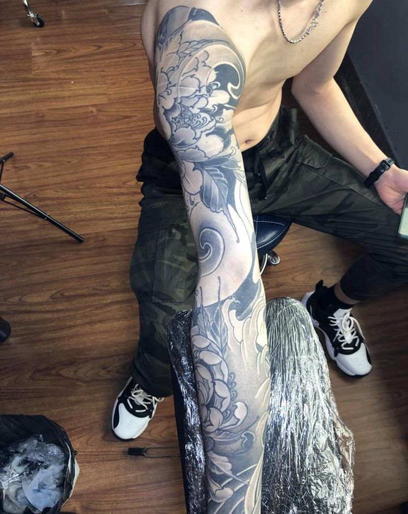 修改花臂纹身图片_手臂老传统新传统纹身图案