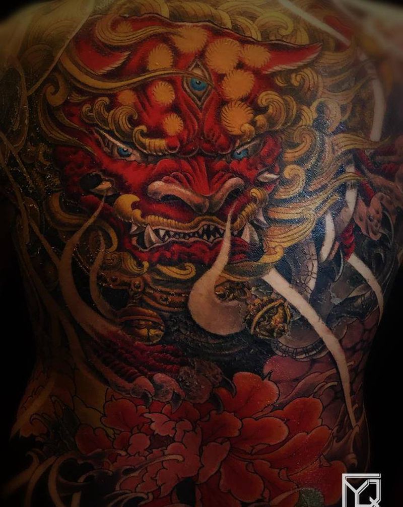 唐狮纹身图片_颈部背部老传统新传统满背老传统唐狮子沈阳纹身图案