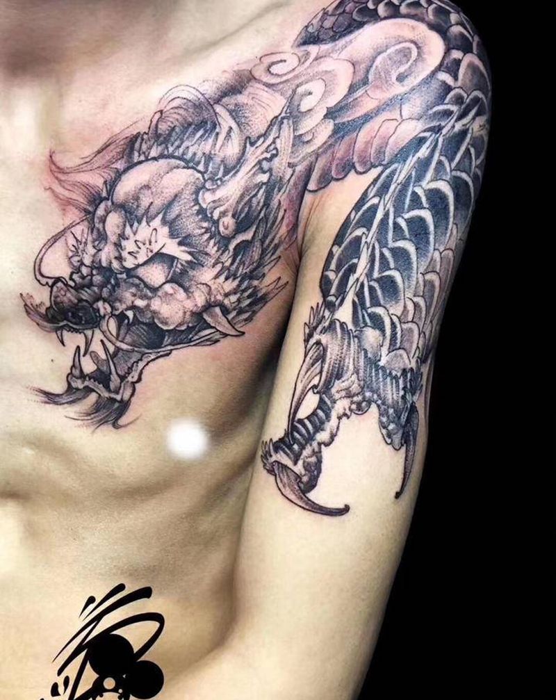 披肩龙纹身图片_肩部新传统龙纹身图案