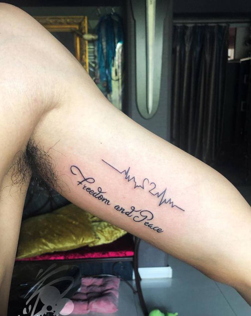 小清新纹身图片_手臂几何英文心电图纹身图案