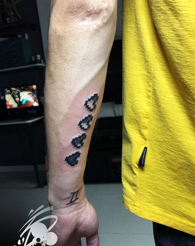 马赛克爱心纹身图片_手臂几何心马赛克爱心纹身图案