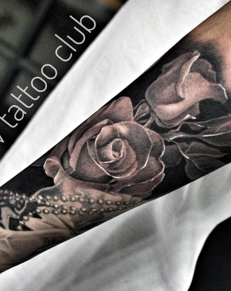 小臂写实玫瑰纹身图片_手臂欧美写实小伟刺青纹身图案
