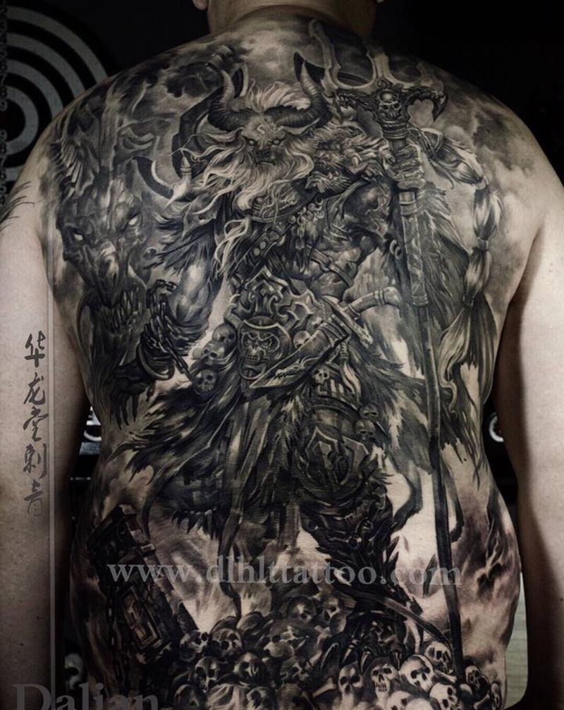 大连华龙堂刺青纹身图片_背部欧美写实纹身图案