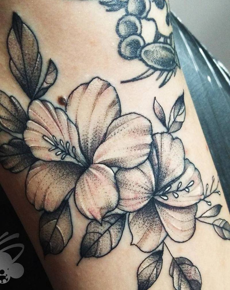 素花纹身图片_手臂点刺花纹身图案