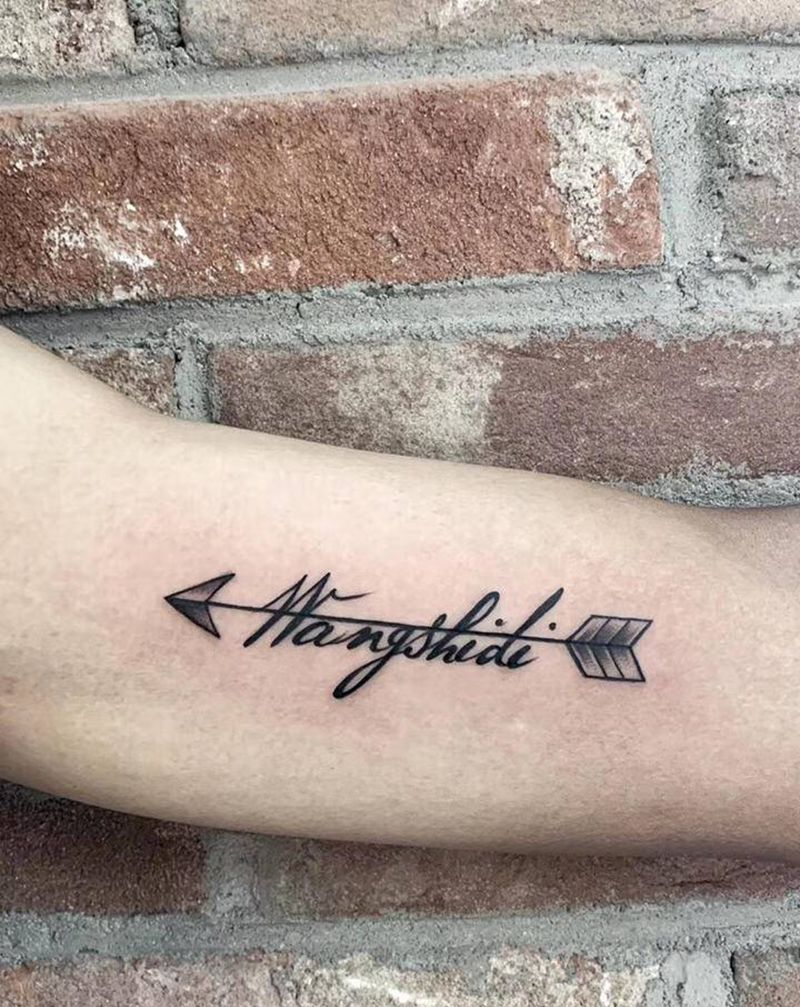 《小清新》纹身图片_腿部肩部花体字点刺小清新字体纹身图案