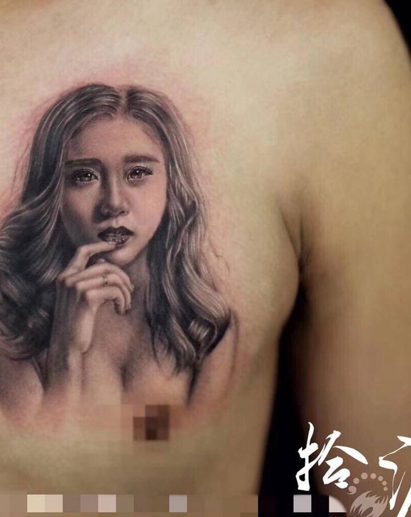 by拾渡纹身图片_胸部欧美写实纹身图案