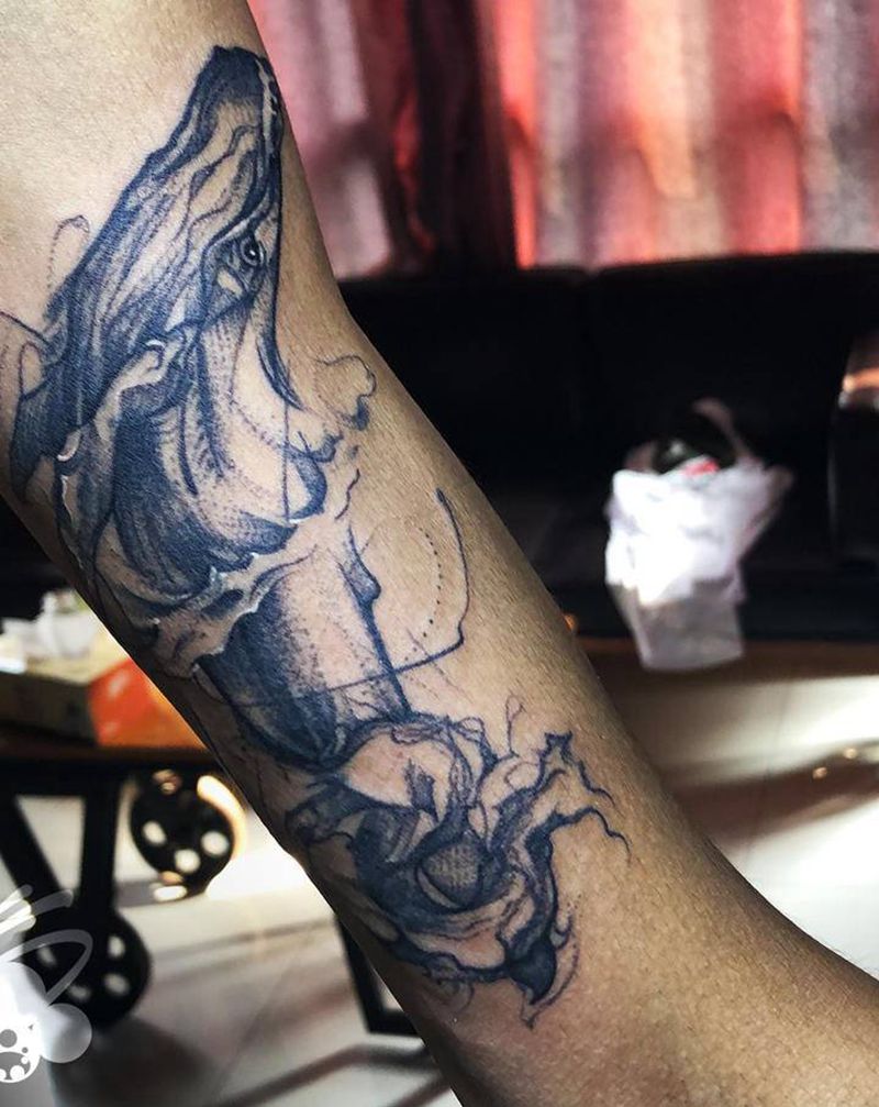 一枚遮盖～纹身图片_手臂点刺几何鲸鱼遮盖纹身图案