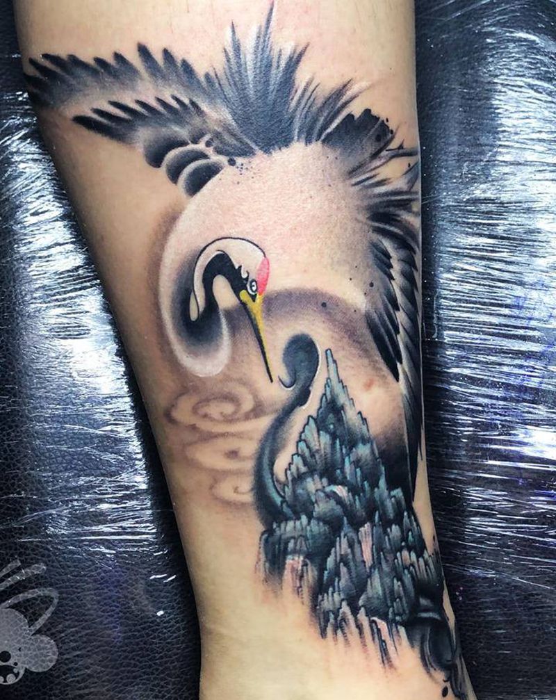 遮盖纹身图片_腿部水墨水彩仙鹤山水遮盖纹身图案