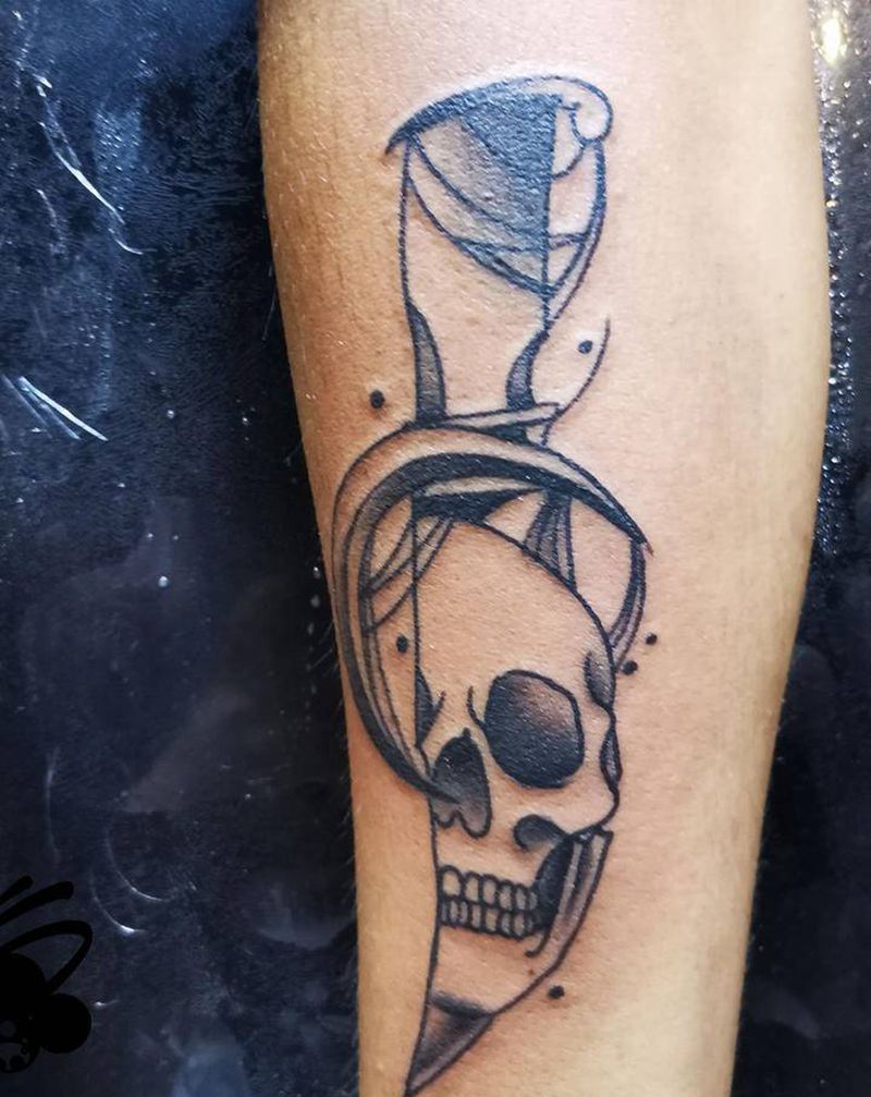 匕首纹身图片_手臂New School骷髅匕首纹身图案