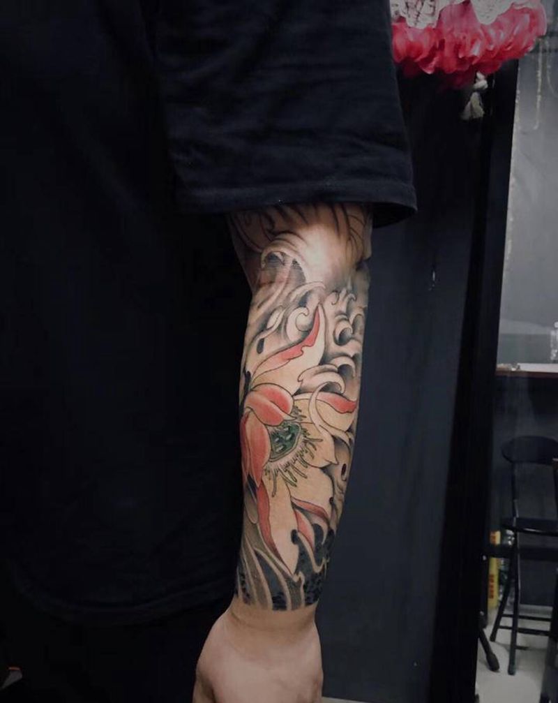 花臂未完成纹身图片_手臂新传统纹身图案
