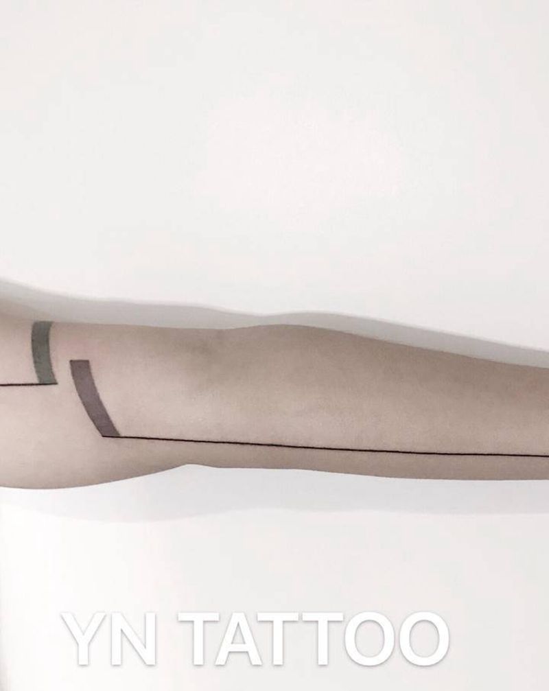 手臂直线纹身图片_手臂胸部几何New School小清新另类保养纹身图案