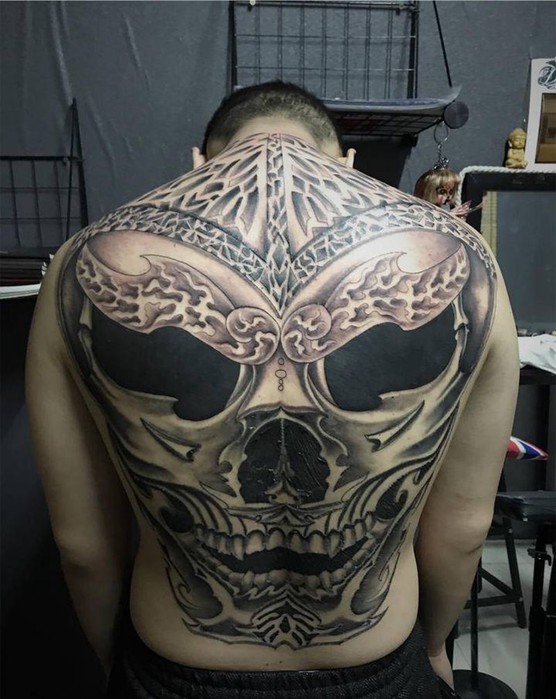 骷髅纹身图片_背部新传统纹身图案