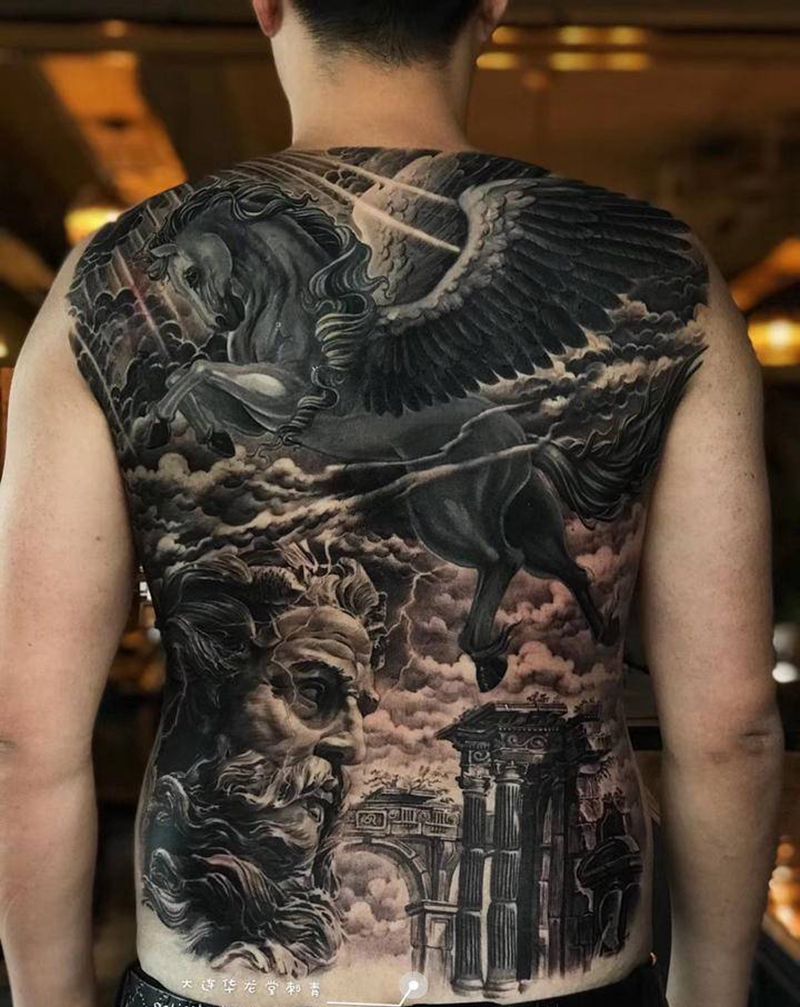 大连华龙堂刺青纹身图片_背部纹身图案