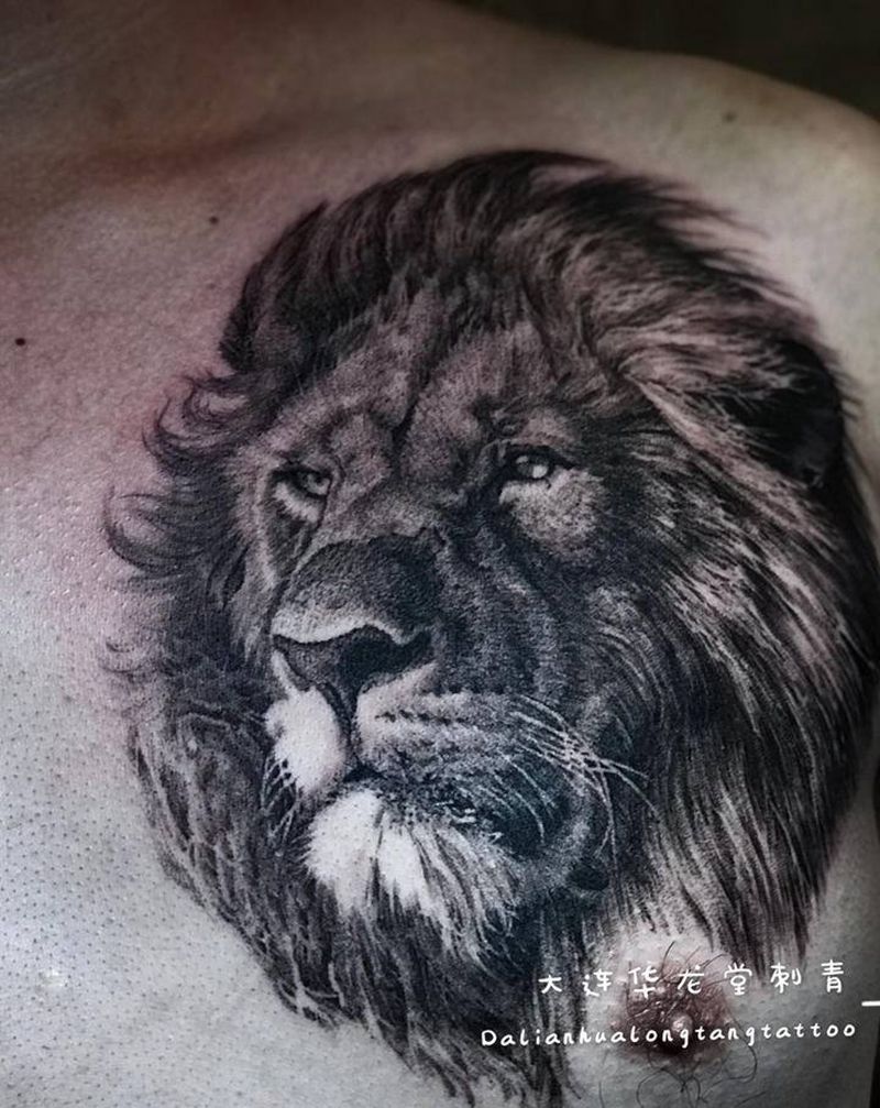 大连华龙堂刺青纹身图片_肩部欧美写实狮子纹身图案