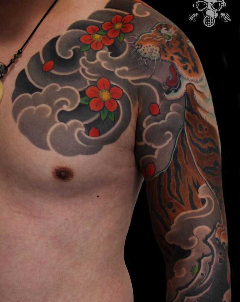 花虎半胛七分袖纹身图片_新传统小伟作品纹身图案