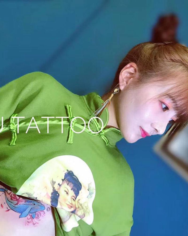 海豚纹身图片_腹部纹身图案